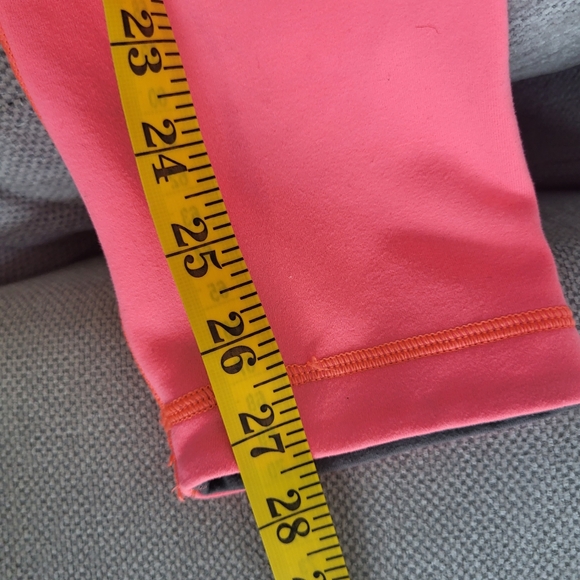 Lululemon Wonder 8 Under Reversible Pink and Grey Cropped Leggings Ladies 4 Gym - Picture 13 of 14